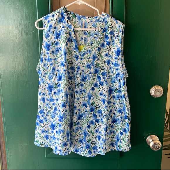 Anyhold Tops - Anyhold Floral Top with Blue and Green Accents